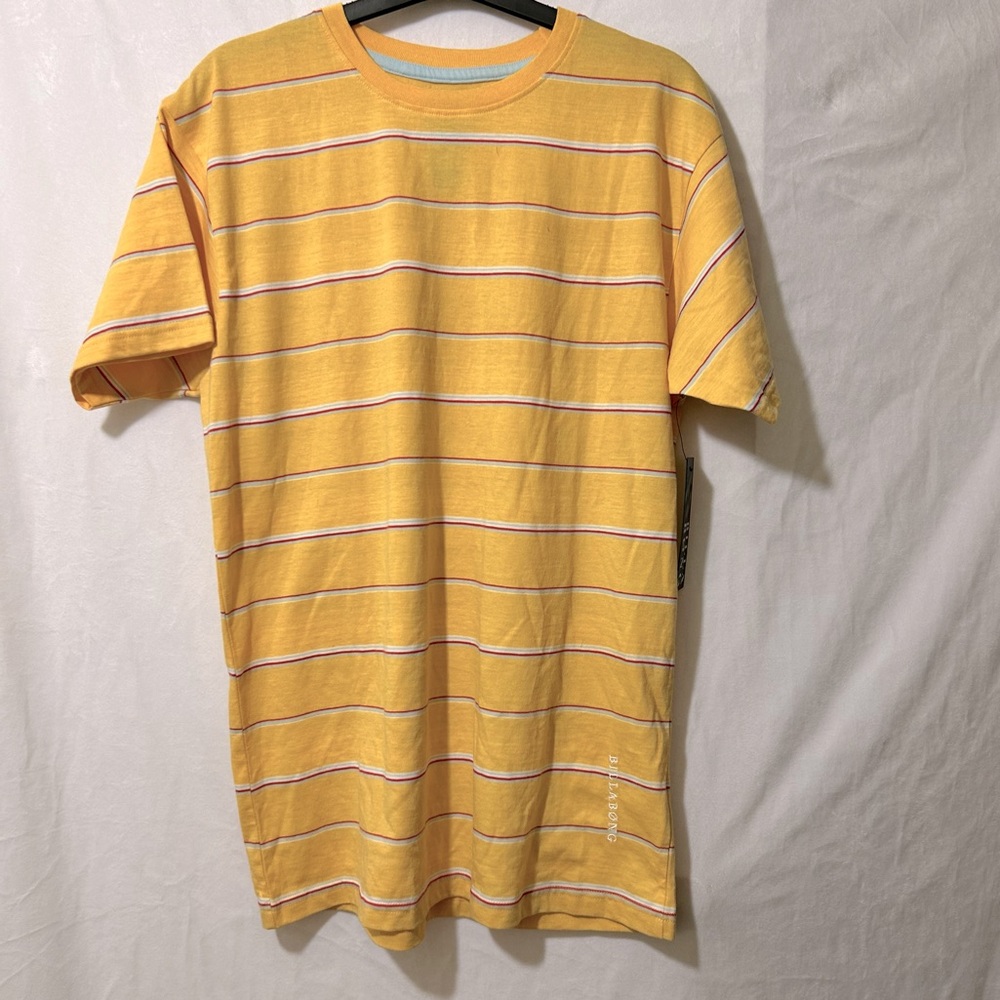 NWT Billabong Men’s Yellow striped short sleeve tee. Size M